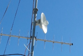 Image showing 5.8 GHz radio on antenna mast